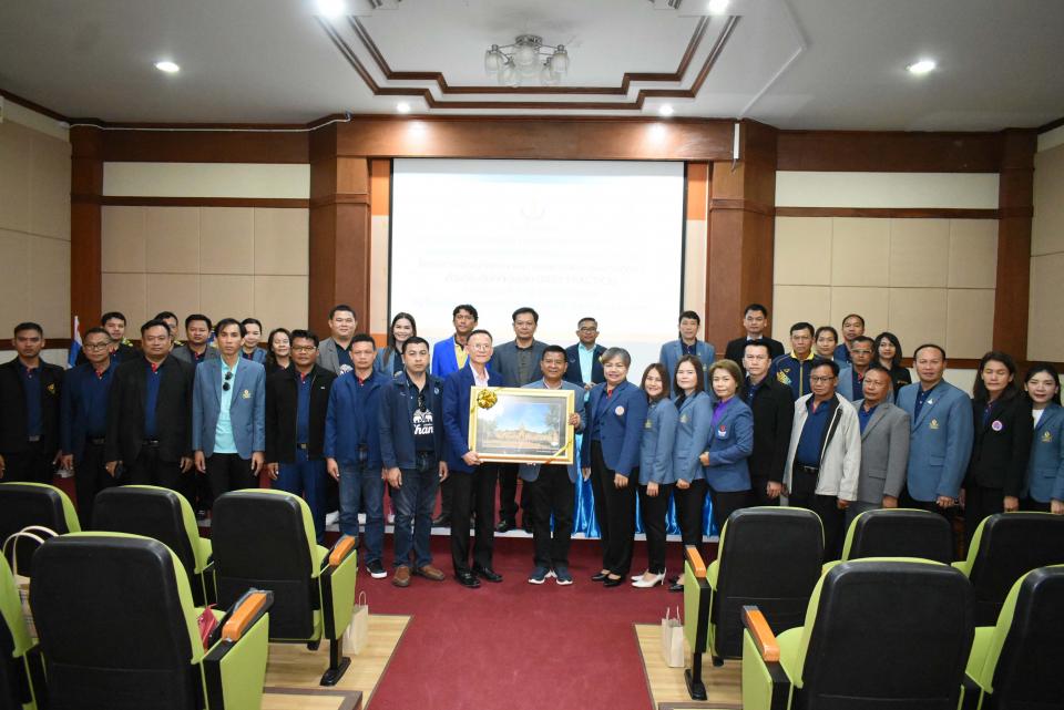 activity-welcome-satue-puthaisong-burirum